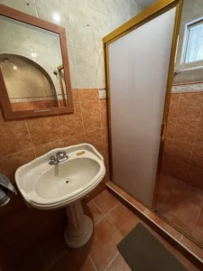 Casa en venta con 2 departamentos independientes 12