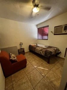 Casa en venta con 2 departamentos independientes 13