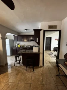 Casa en venta con 2 departamentos independientes 28