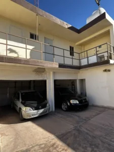 Casa en venta con 2 departamentos independientes 5